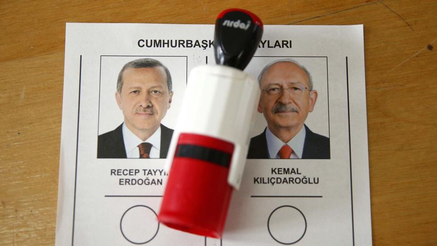 Pilpres Turki putaran kedua digelar hari ini. Putaran kedua ini akan menentukan apakah capres petahana Recep Tayyip Erdogan bisa melanjutkan kekuasaannya.