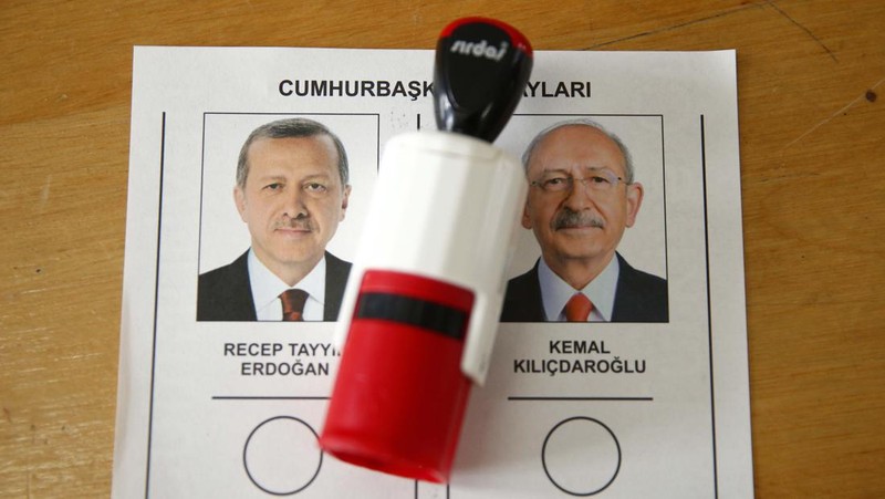 Pilpres Turki putaran kedua digelar hari ini. Putaran kedua ini akan menentukan apakah capres petahana Recep Tayyip Erdogan bisa melanjutkan kekuasaannya.