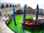 Kanal di Venesia Berubah Warna Jadi Hijau, Apa Sebabnya?