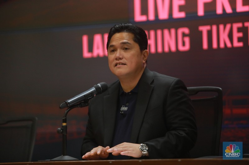 Ketua Umum PSSI Erick Thohir dalam Press Conference terkait Tiket FMD Indonesia Vs Argentina. (CNBC Indonesia/Muhammad Sabki)
