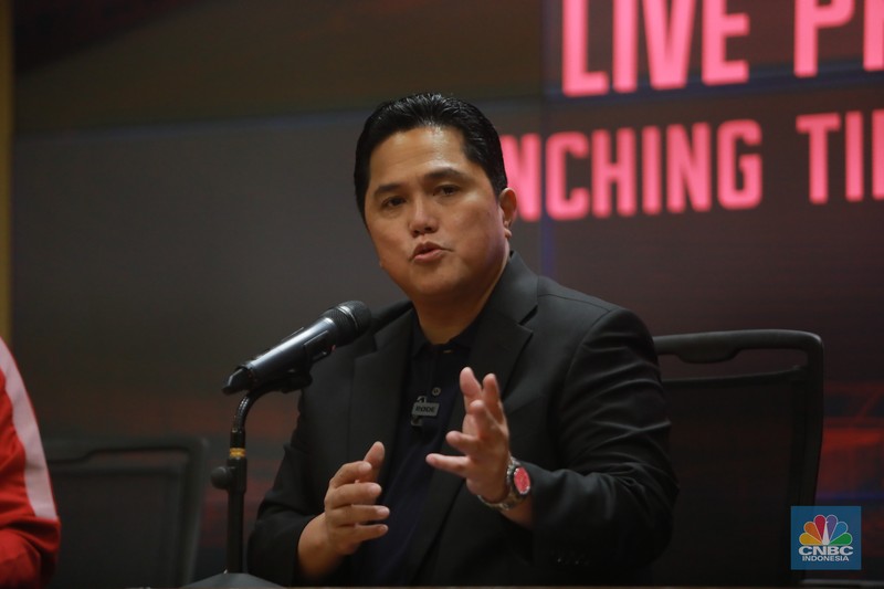 Ketua Umum PSSI Erick Thohir dalam Press Conference terkait Tiket FMD Indonesia Vs Argentina. Ketua Umum PSSI Erick Thohir dalam Press Conference terkait Tiket FMD Indonesia Vs Argentina. (CNBC Indonesia/Muhammad Sabki)