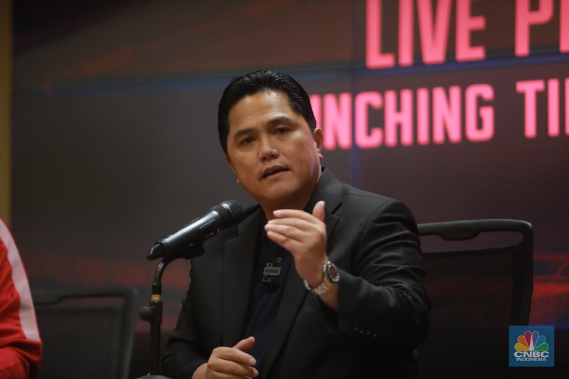 Ketua Umum PSSI Erick Thohir dalam Press Conference terkait Tiket FMD Indonesia Vs Argentina. Ketua Umum PSSI Erick Thohir dalam Press Conference terkait Tiket FMD Indonesia Vs Argentina. (CNBC Indonesia/Muhammad Sabki)