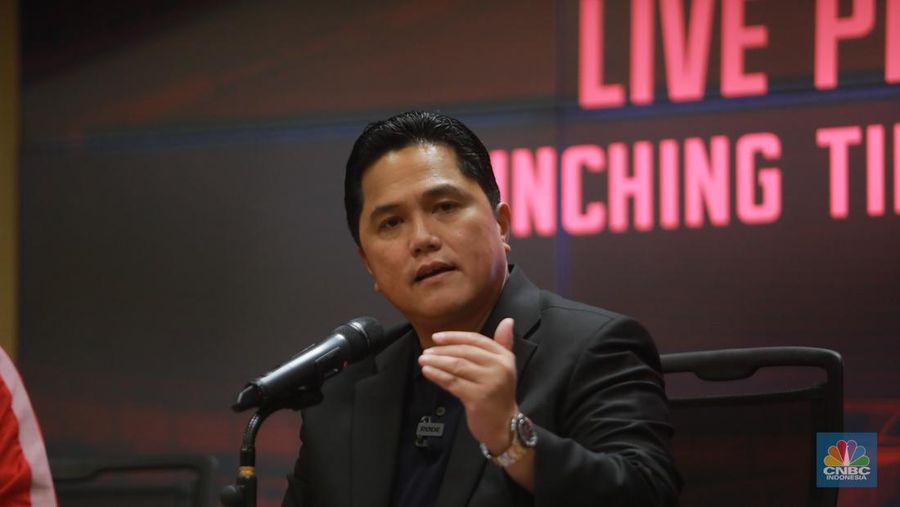 Ketua Umum PSSI Erick Thohir dalam Press Conference terkait Tiket FMD Indonesia Vs Argentina. (CNBC Indonesia/Muhammad Sabki)