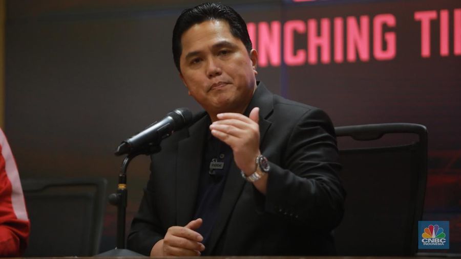 Ketua Umum PSSI Erick Thohir dalam Press Conference terkait Tiket FMD Indonesia Vs Argentina. (CNBC Indonesia/Muhammad Sabki)