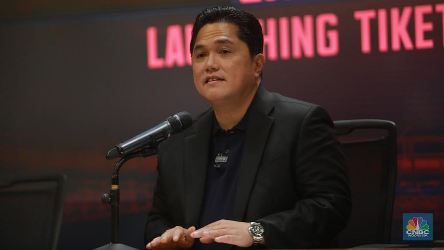 Ketua Umum PSSI Erick Thohir dalam Press Conference terkait Tiket FMD Indonesia Vs Argentina. (CNBC Indonesia/Muhammad Sabki)