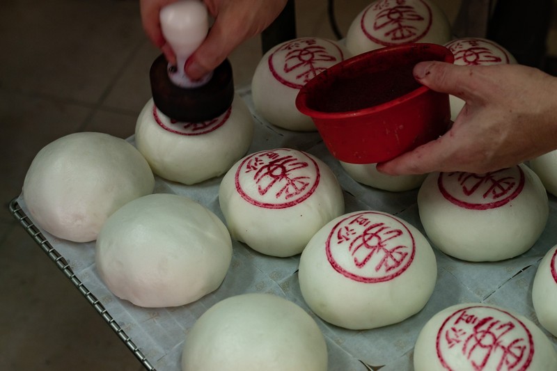Warga meramaikan festival Bakpao di pulau Cheung Chau, Hong Kong. Warga meramaikan festival Bakpao di pulau Cheung Chau, Hong Kong. (Getty Images/Anthony Kwan)