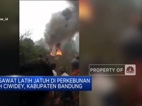 Video: Pesawat Latih Jatuh di Ciwidey, Korban Dilarikan ke RS