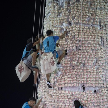 Potret Menara Bakpao Keberuntungan Setinggi 14 M di Hong Kong