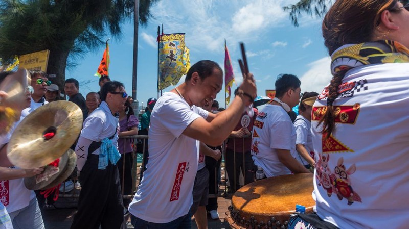 Warga meramaikan festival Bakpao di pulau Cheung Chau, Hong Kong. (Getty Images/Anthony Kwan)