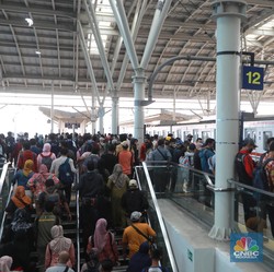 Jam Ngantor Jakarta Jadi Pagi-Siang, Gini Skenario Pengusaha