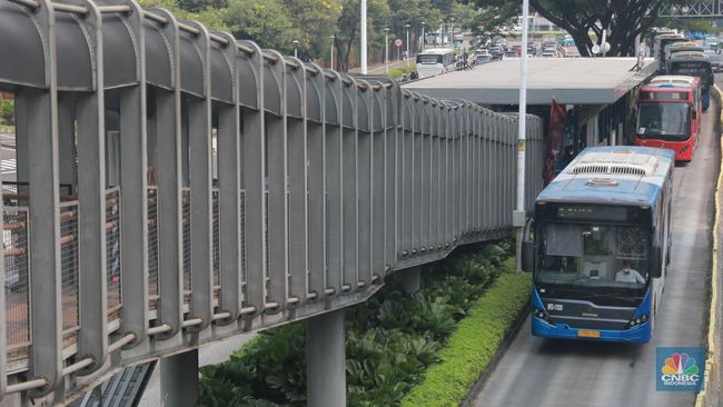 Naik Transjakarta Disubsidi DKI Rp 9.700, Pramono: Terlalu Berat