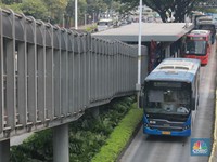 Naik Transjakarta Disubsidi DKI Rp 9.700, Pramono: Terlalu Berat