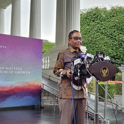 Mahfud: Jokowi Ikuti MK Soal Perpanjangan Jabatan Firli Cs
