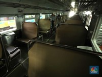 Kursi Tegak Kereta Ekonomi Berubah Wujud, Harga Tiket Naik?