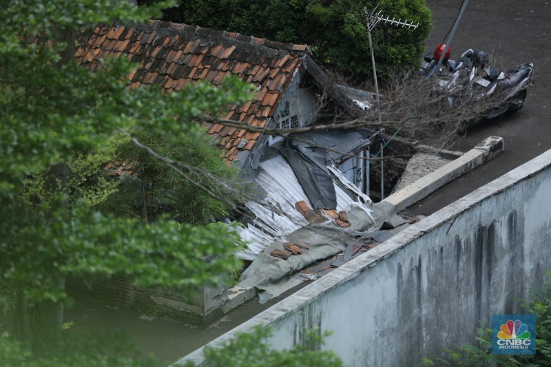 Kondisi Rumah Tua, yang Ada di Dalam Apartemen Mewah (CNBC Indonesia/Andrean Kristianto) Kondisi Rumah Tua, yang Ada di Dalam Apartemen Mewah (CNBC Indonesia/Andrean Kristianto)