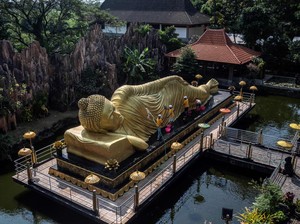 Jelang Waisak, Lihat Lagi Patung Buddha Tidur Raksasa di Mojokerto