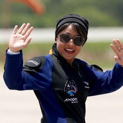 Salut! Astronot Wanita Pertama Arab Sukses Jalankan Misi