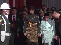 Jokowi Pakai Baju Adat Kesultanan Deli, Ternyata Ini Maknanya