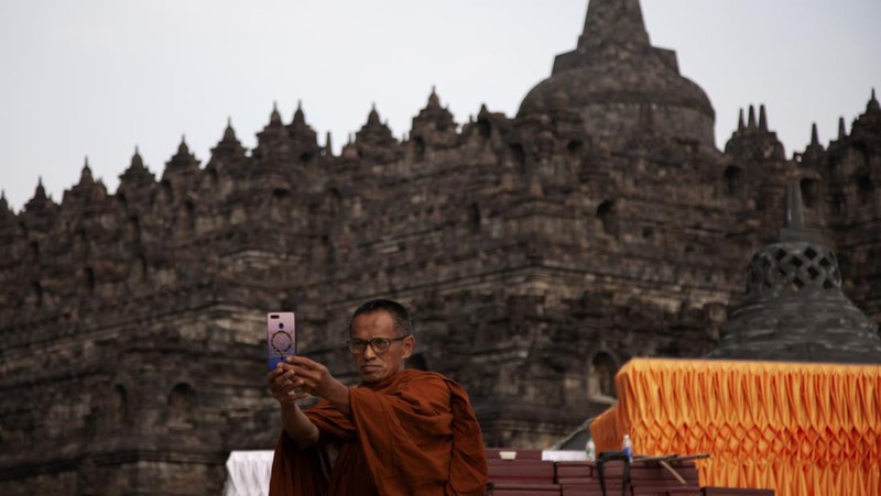 Buddhist Monks from are arrive at Borobudur temple in Magelang, Central Java, on June 1, 2023. 32 buddhist monks from Thailand, Malaysia and Indonesia who made a religious journey of more than 2,000 Km (International Thuddong), from Thailand to Indonesia, finished their journey at Borobudur Temple, to further celebrate Vesak Day on June 4. (Photo by Aditya Irawan/NurPhoto via Getty Images)