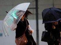 Siap-siap Dihantam Topan Mawar Warga Jepang Diminta Mengungsi