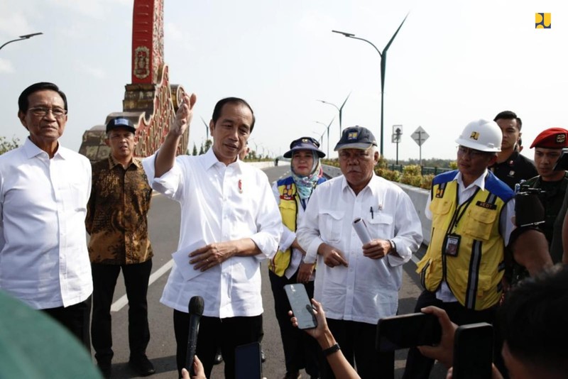 Menteri Basuki Dampingi Presiden Jokowi Resmikan Jembatan Kretek 2, Dinanti Masyarakat Untuk Tingkatkan Wisata Parangtritis. (PUPR) Menteri Basuki Dampingi Presiden Jokowi Resmikan Jembatan Kretek 2, Dinanti Masyarakat Untuk Tingkatkan Wisata Parangtritis. (PUPR)