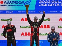 Momen Pascal Wehrlein Juara Race Pertama Formula E Jakarta