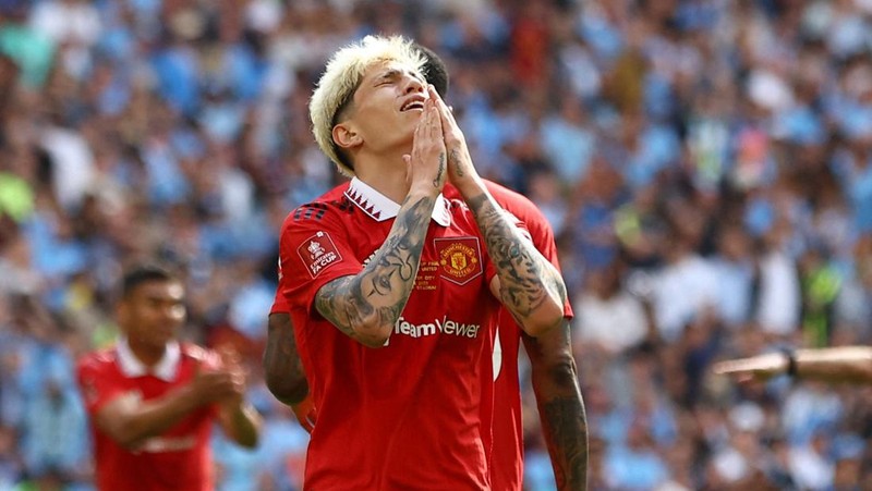 Ekspresi Alejandro Garnacho saat laga final Piala FA melawan Manchester CIty. (Action Images via Reuters/Paul Childs)