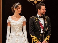 Bak Princess, Gaya Rajwa Al Saif Kenakan Gaun Cantik dari D&G