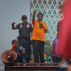 Buruh Minta UMP & UMK 2024 Naik Maksimal 15%, Ini Hitungannya