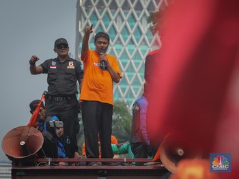 Heboh Polusi Udara, Bos Buruh: Semua Pejabat Aja Pakai Mobil