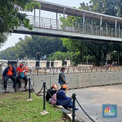 Pengumuman! Buruh Orasi di Patung Kuda, Jalanan Ini Ditutup