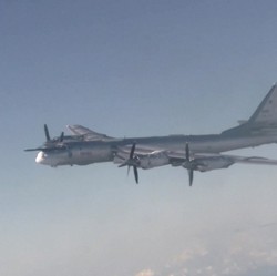 Makin Panas, 2 Bomber Nuklir Rusia Putar-Putar di Dekat NATO