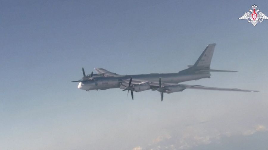 Dua pesawat pengebom strategis Rusia telah melakukan penerbangan rutin di atas Laut Norwegia dan Laut Barents di lepas pantai utara Norwegia. (Reuters)