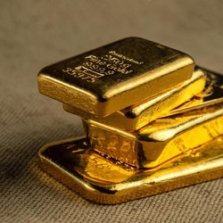 Jangan Coba-coba! Ini 3 Investasi Emas yang Bisa Bikin Miskin