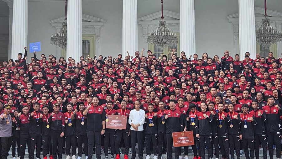 Presiden Jokowi Terima Atlet Indonesia Pada SEA Games ke-32, Istana Merdeka, 5 Juni 2023. (CNBC Indonesia/Emir Yanwardhana)