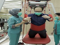 Atasi Masalah Sakit Punggung Lewat Rehabilitasi Eka Hospital