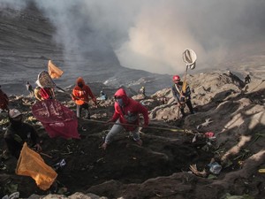 Mengenal Marit dalam Upacara Labuh Sesaji Yadnya Kasada