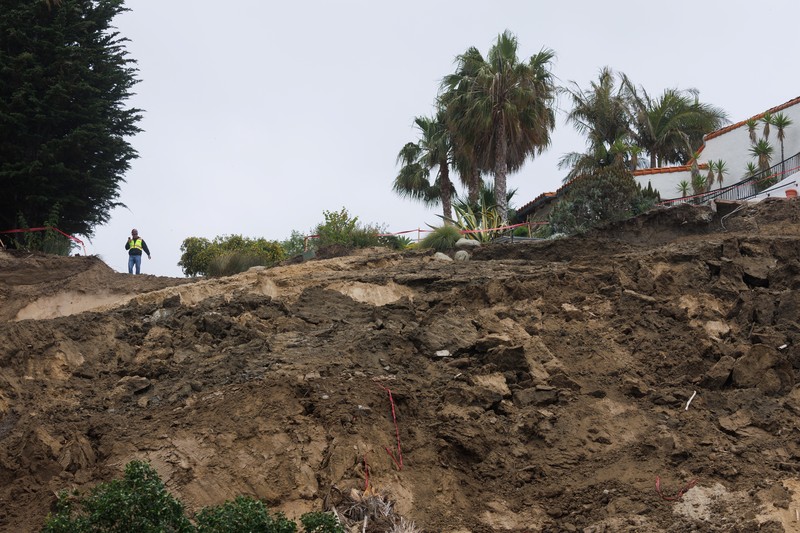 Tanah longsor kembali terjadi yang hampir meruntuhkan situs budaya Casa Romantica yang bersejarah di San Clemente, California, AS pada Senin, (5/6/2023). Tanah longsor kembali terjadi yang hampir meruntuhkan situs budaya Casa Romantica yang bersejarah di San Clemente, California, AS pada Senin, (5/6/2023). (Dok. casaromantica)