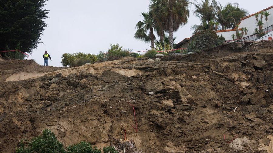 Tanah longsor kembali terjadi yang hampir meruntuhkan situs budaya Casa Romantica yang bersejarah di San Clemente, California, AS pada Senin, (5/6/2023). (Dok. casaromantica)
