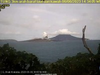 Gunung Anak Krakatau Erupsi Lagi, Tolong Jauhi Radius 5 Km!