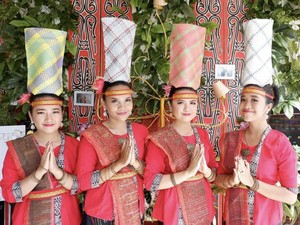 Mengenal Tandok, Wadah Anyaman Khas Batak Toba