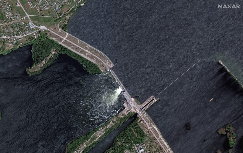 UKRAINE-CRISIS/ A satellite image shows Nova Kakhovka Dam in Kherson region, Ukraine June 5, 2023. Maxar Technologies/Handout via REUTERS THIS IMAGE HAS BEEN SUPPLIED BY A THIRD PARTY. NO RESALES. NO ARCHIVES. MUST NOT OBSCURE LOGO.