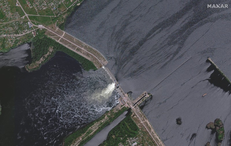 UKRAINE-CRISIS/ A satellite image shows Nova Kakhovka Dam in Kherson region, Ukraine June 5, 2023. Maxar Technologies/Handout via REUTERS THIS IMAGE HAS BEEN SUPPLIED BY A THIRD PARTY. NO RESALES. NO ARCHIVES. MUST NOT OBSCURE LOGO.