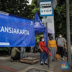 Naik Transjakarta Bebas Masker, Penumpang yang Sakit Juga?