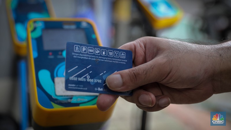 Halte TransJakarta PT Transportasi Jakarta (TransJakarta) menyediakan fasilitas Layanan TransJakarta sebagai pengganti Halte Pancoran Barat yang sedang dalam proses revitalisasi. (CNBC Indonesia/Faisal Rahman)