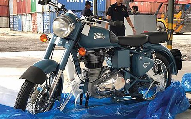 Lelang Motor Royal Enfield dari BEA CUKAI. (Instagram @beacukaipriok)