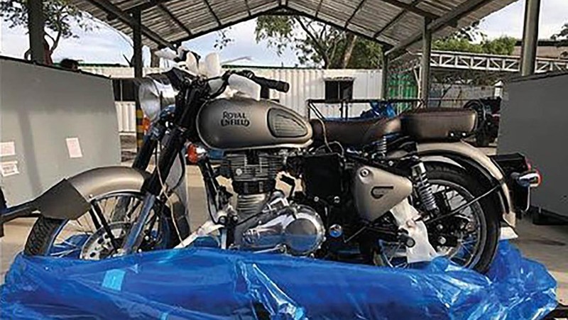 Lelang Motor Royal Enfield dari BEA CUKAI. (Instagram @beacukaipriok)