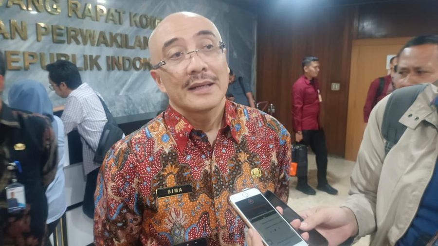 Pelaksana tugas (Plt.) Kepala Badan Kepegawaian Negara (BKN) Bima Haria Wibisana. (CNBC Indonesia/Widya Finola Ifani Putri)