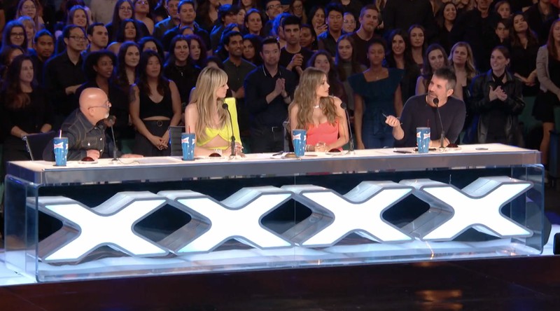 Seorang penyanyi asal Indonesia mencuri perhatian di America's Got Talent 2023. Ia adalah Putri Ariani yang memiliki suara emas. (Tangkapan Layar Twitter @AGT)
