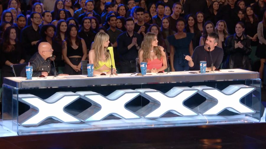 Seorang penyanyi asal Indonesia mencuri perhatian di America's Got Talent 2023. Ia adalah Putri Ariani yang memiliki suara emas. (Tangkapan Layar Twitter @AGT)